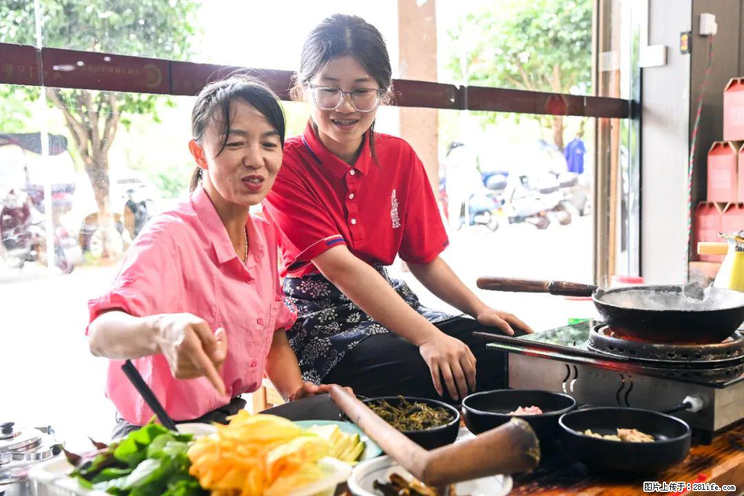 全网追的“扁担女孩”，找了一份暑假工，时薪12元 - 赣州生活资讯 - 赣州28生活网 ganzhou.28life.com